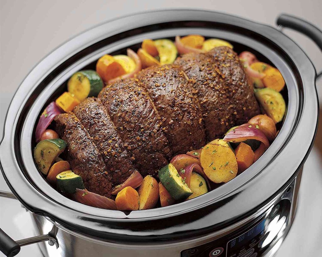 West Bend 84915R Versatility Slow Cooker with Insulated Tote and