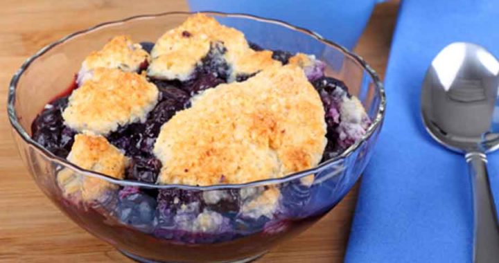 Best-Slow-Cooker-Berry-Cobbler