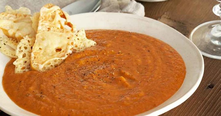 Best-Slow-Cooker-Roasted-Tomato-Garlic-Soup
